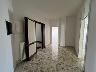 Appartamento in Vendita a Lecce, 465'000€, 220 m², arredato