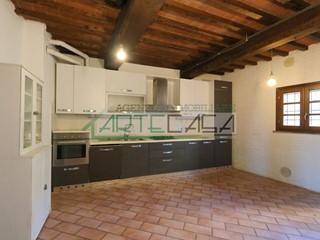 Trilocale in Vendita a Vicopisano, zona San Giovanni Alla Vena, 85'000€, 55 m², arredato