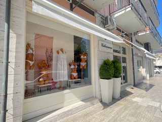 Attività commerciale in Vendita a San Benedetto del Tronto, 35'000€, 70 m²