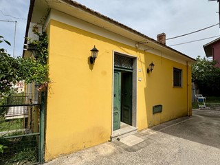 Casa Indipendente in Vendita a Fontanarosa, 59'000&euro;, 85 m²