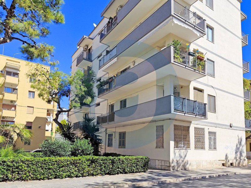 Quadrilocale in Vendita a Bari, 130'000€, 107 m²
