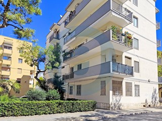 Quadrilocale in Vendita a Bari, 130'000€, 107 m²