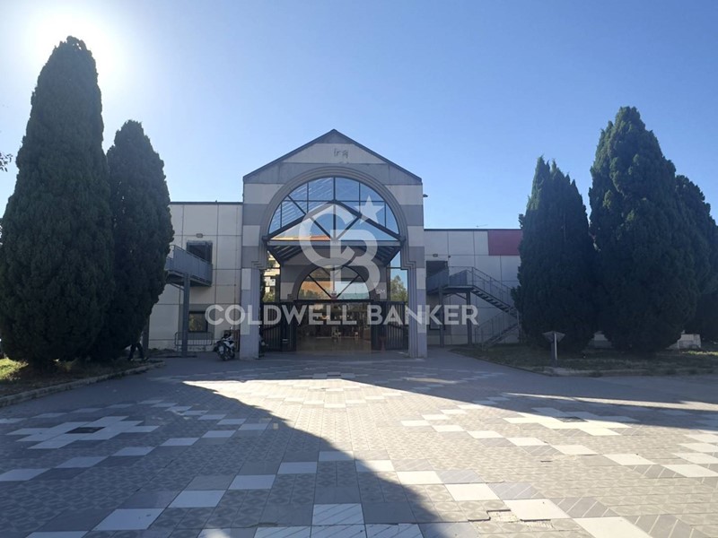 Immobile commerciale in Vendita a Tarquinia, 85'000€, 78 m²