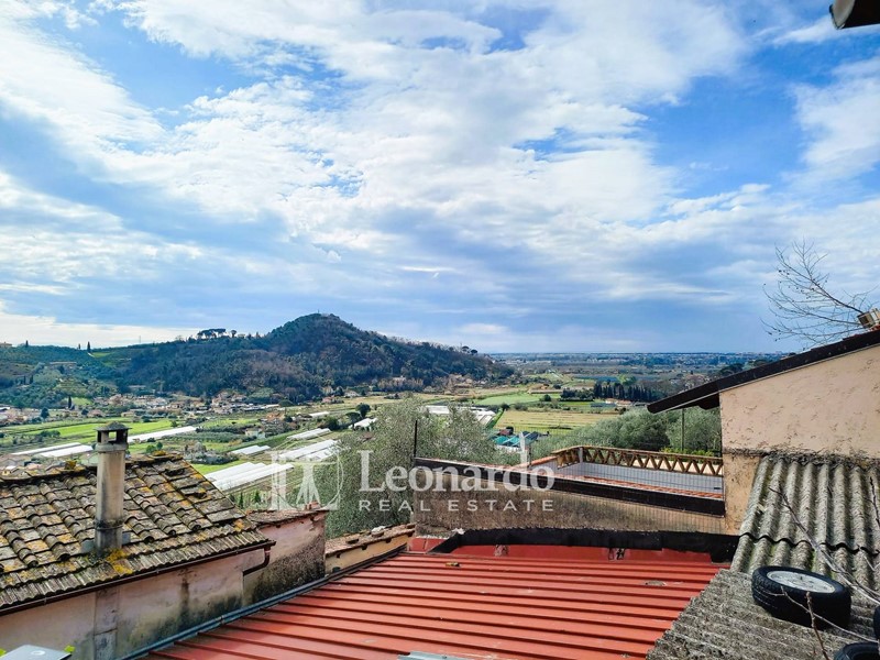 Casa Indipendente in Vendita a Massarosa, 140'000€, 65 m²