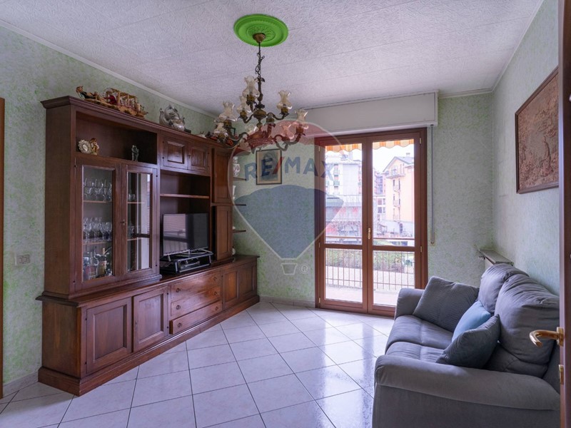 Trilocale in Vendita a Novara, 120'000€, 100 m²