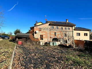 Casa Indipendente in Vendita a Carpaneto Piacentino, 235'000€, 190 m²
