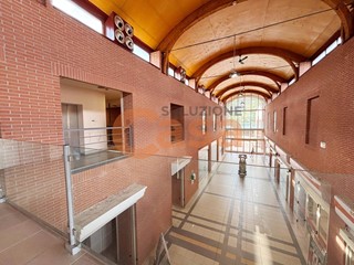 Ufficio in Affitto a Piacenza, 850€, 110 m²