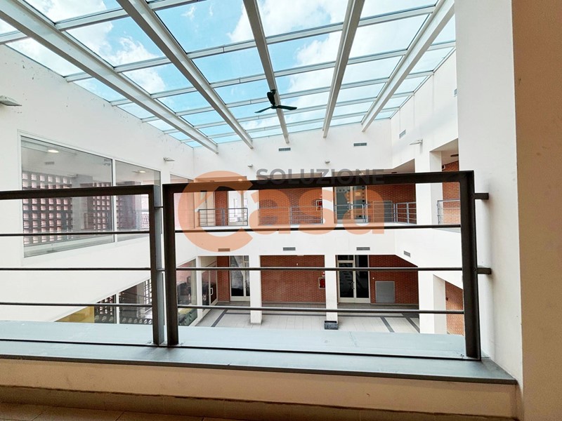 Ufficio in Affitto a Piacenza, 2'400&euro;, 320 m²