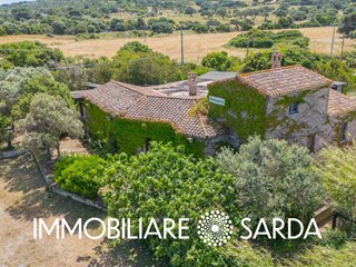 Villa in Vendita a Palau, 700'000€, 460 m²
