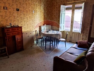 Casa Indipendente in Vendita a Adrano, 17'000&euro;, 86 m²