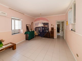 Casa Indipendente in Vendita a Paternò, 85'000€, 150 m²