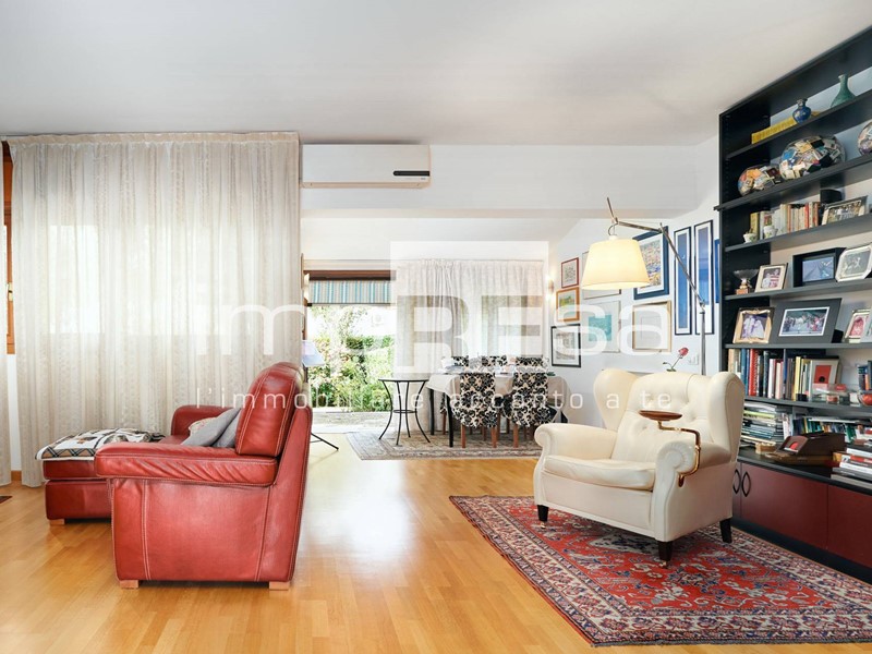 Casa Semi Indipendente in Vendita a Silea, 385'000€, 172 m²