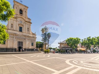 Negozio in Vendita a San Giovanni la Punta, 59'000€, 40 m²