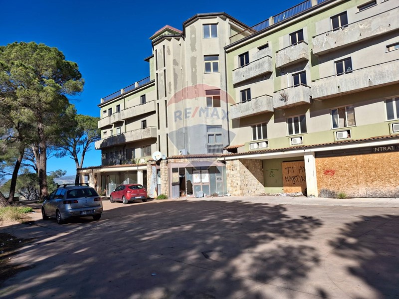 Immobile commerciale in Vendita a Nicosia, 250'000€, 710 m²