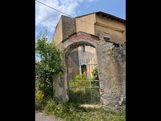 Rustico in Vendita a Castiglione di Sicilia, 190'000€, 250 m²