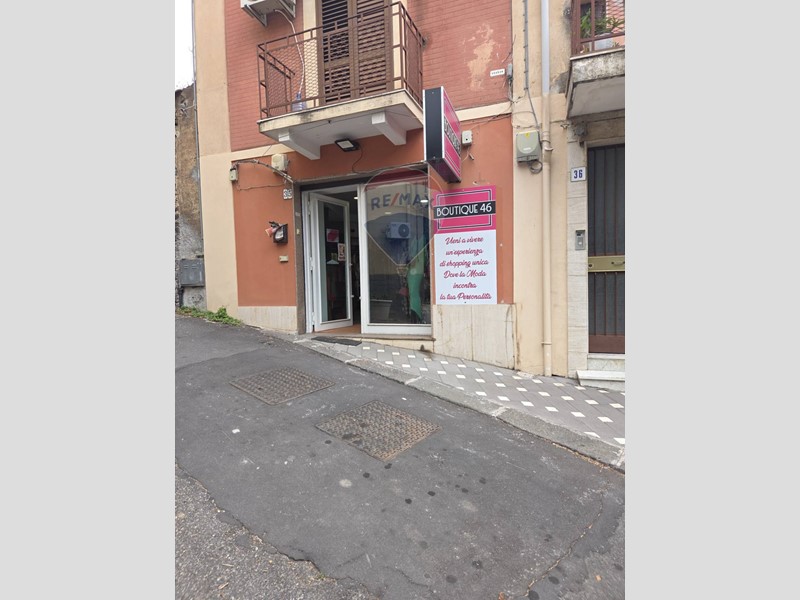 Attività commerciale in Vendita a Sant'Agata li Battiati, 10'000€, 60 m²