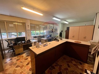 Ufficio in Vendita a Ferrara, 207'000€, 150 m²