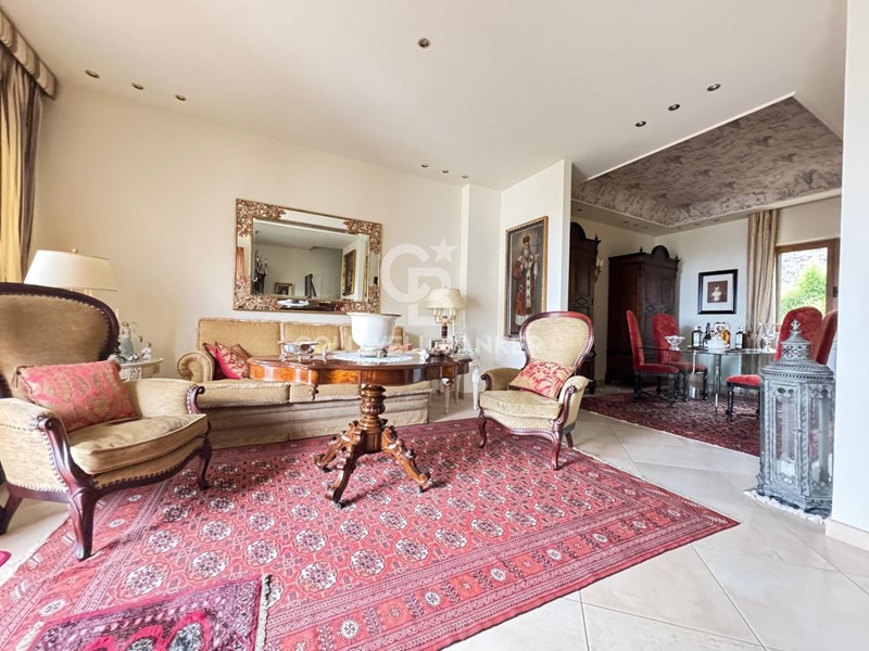 Appartamento in Vendita a Catania, 249'000&euro;, 141 m²