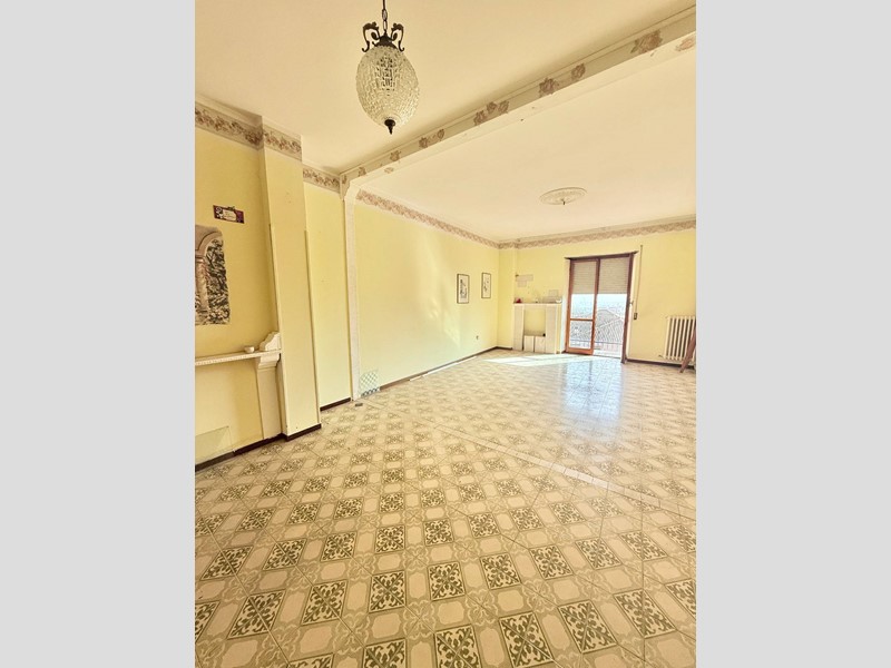 Quadrilocale in Vendita a Monsampolo del Tronto, 110'000&euro;, 130 m²