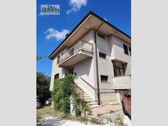 Casa Semi Indipendente in Vendita a Castignano, 170'000€, 196 m²