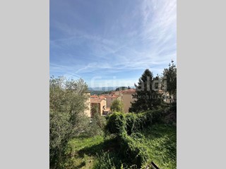 Trilocale in Vendita a Perugia, 99'000€, 80 m², arredato
