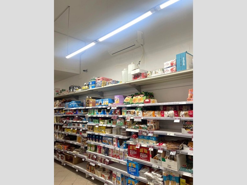 Negozio in Vendita a San Cipirello, 142'000€, 186 m²