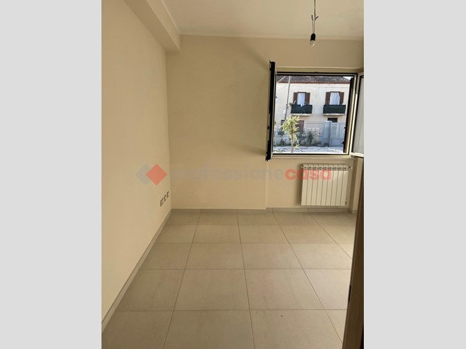 Ufficio in Affitto a Minturno, 780€, 50 m²