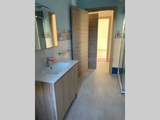 Ufficio in Affitto a Minturno, 780€, 50 m²