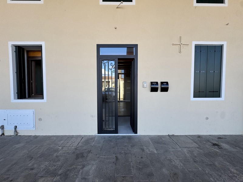 Negozio in Affitto a Noventa Vicentina, 600€, 50 m²