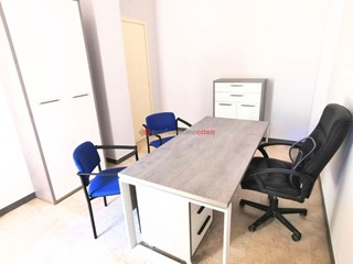 Ufficio in Affitto a Foggia, 280€, 15 m², arredato