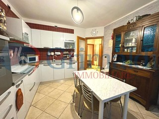 Appartamento in Vendita a Beinasco, 280'000€, 160 m²