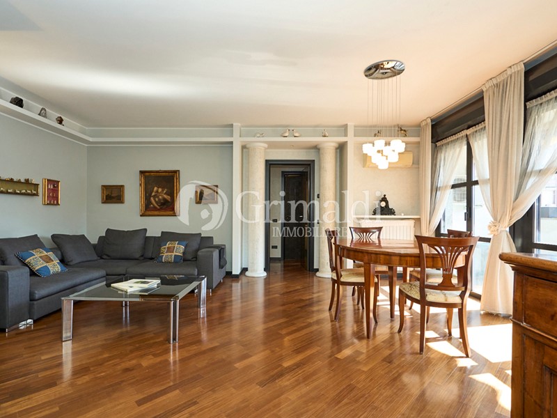 Quadrilocale in Vendita a Monza, 330'000€, 150 m²