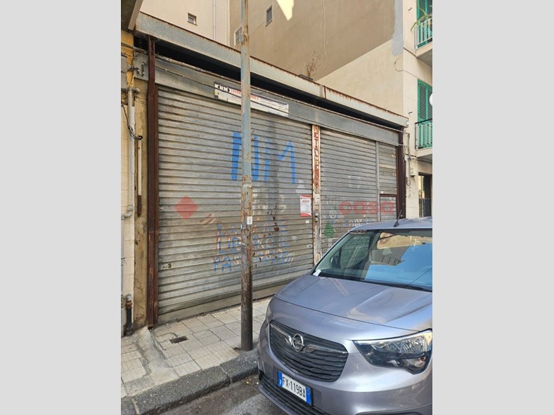 Negozio in Vendita a Messina, 85'000€, 80 m²