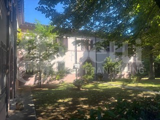 Casa Indipendente in Vendita a Ravenna, 350'000€, 493 m²