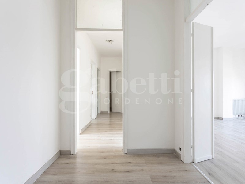 Quadrilocale in Vendita a Pordenone, 105'000€, 111 m²