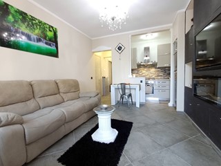 Quadrilocale in Vendita a Sestri Levante, 250'000€, 62 m², arredato, con Box