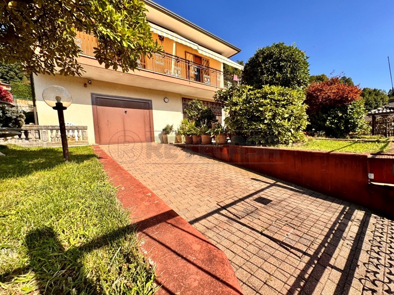 Casa Semi Indipendente in Vendita a Cornedo Vicentino, 265'000€, 259 m², con Box