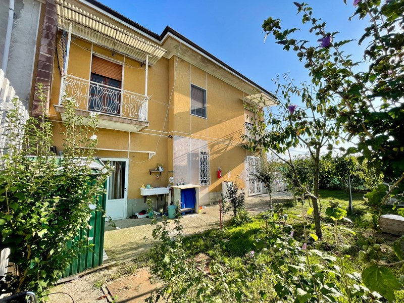 Casa Semi Indipendente in Vendita a Lequio Tanaro, 149'000€, 230 m²