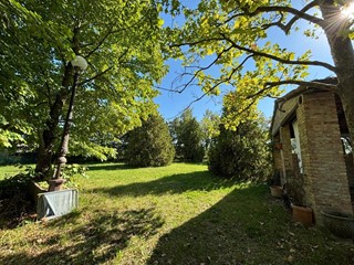 Casa Semi Indipendente in Vendita a Varano de' Melegari, 250'000&euro;, 90 m²