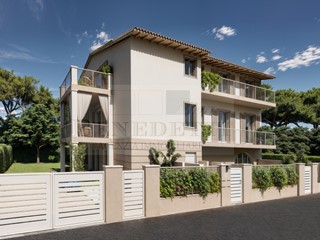 Quadrilocale in Vendita a Pietrasanta, zona Marina Di Pietrasanta, 530'000€, 88 m²