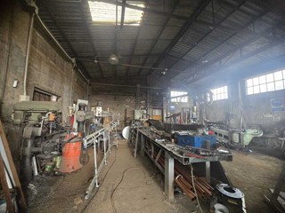 Capannone in Vendita a Camaiore, zona Capezzano, 300'000&euro;, 190 m²