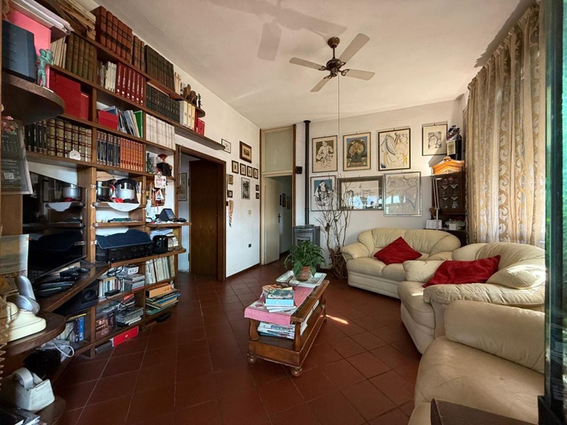 Appartamento in Vendita a Viareggio, zona Don Bosco, 250'000€, 105 m²