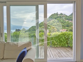Trilocale in Affitto a Laveno Mombello, 1'100&euro;, 75 m², arredato