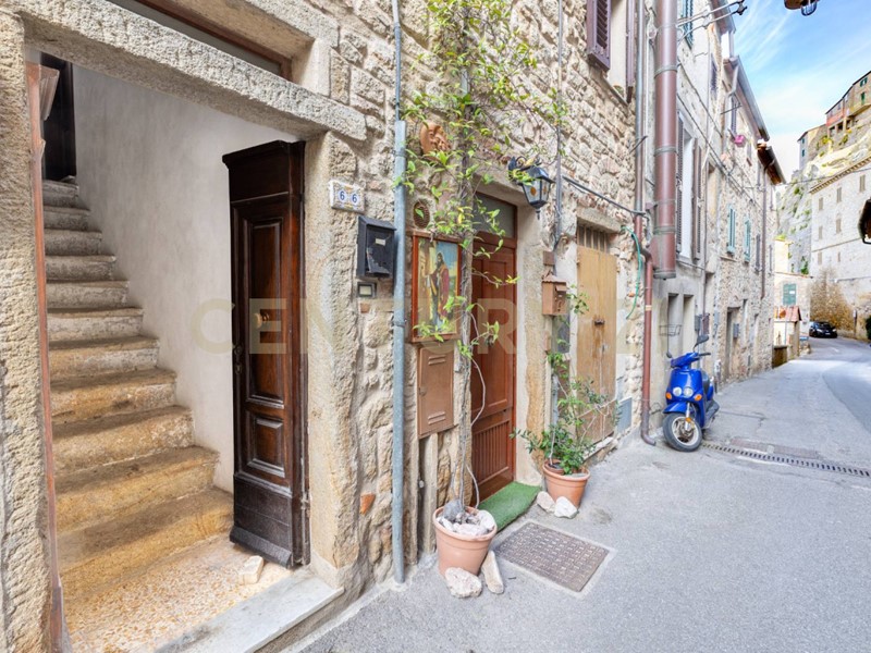 Quadrilocale in Vendita a Roccastrada, 45'000€, 40 m²