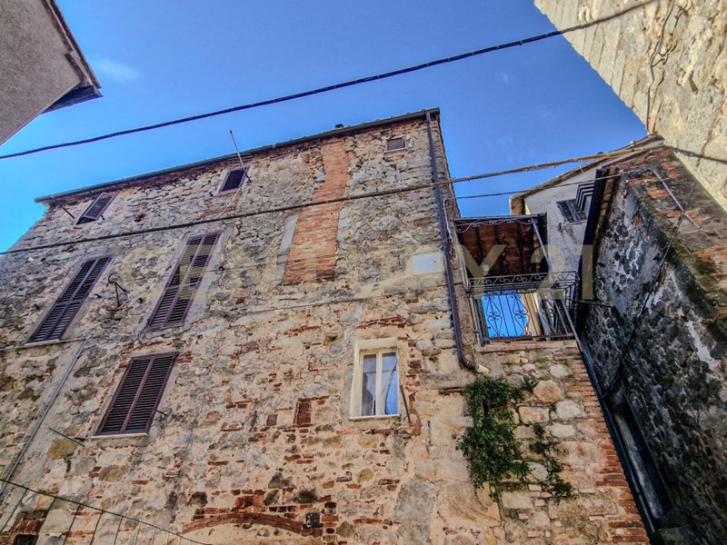 Appartamento in Vendita a Roccastrada, 61'512€, 153 m²