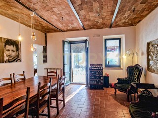 Casa Semi Indipendente in Vendita a Semproniano, 249'500€, 200 m², con Box