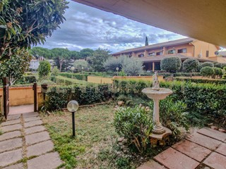 Casa Semi Indipendente in Vendita a Grosseto, 380'000€, 190 m², con Box