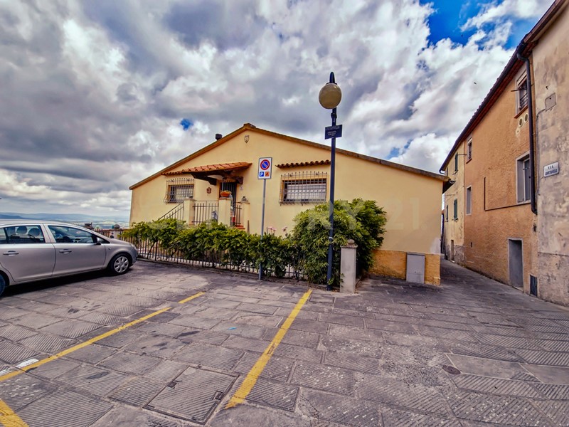 Casa Indipendente in Vendita a Grosseto, zona Montepescali, 427'340€, 200 m², con Box