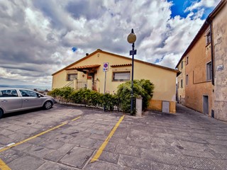 Casa Indipendente in Vendita a Grosseto, zona Montepescali, 427'340€, 200 m², con Box