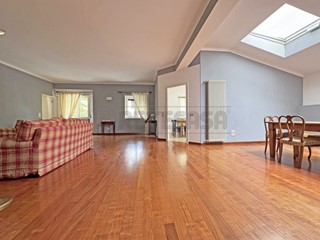 Appartamento in Vendita a Valdagno, 240'000€, 209 m², con Box